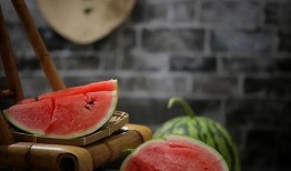 吃瓜喝茶的诗句,品味人生百态